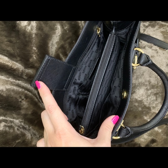 MICHAEL KORS Leather Hamilton Satchel (Black) - Picture 3 of 4